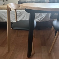 ほぼ未使用のダイニングセットの画像