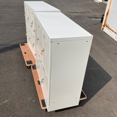【OF-49】Plus プラス 多人数用ロッカー 貴重品ロッカー 鍵付き ６人用 小物入れロッカー ホワイトスチール スクールロッカー 定価約6万　検)事務机　オフィス チェア　会議 椅子　ロッカー　ミーティングテーブル　応接ソファ 店舗 事務所 什器　書庫 本棚 ラック デスク スチール 美品多数 格安 【中古オフィス家具】の画像