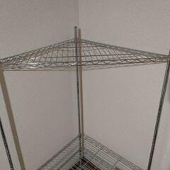 スチールラック/角に置くタイプ/大型/基本、引き取り限定でお願いします。の画像