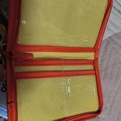 お弁当箱、靴下、カードケースの画像
