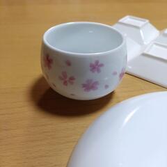 食器5枚の画像