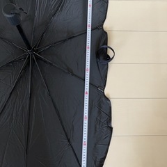 新品未使用 車 サンシェード 【Sサイズ】 傘 遮光 折りたたみ 断熱 遮熱 収納ケース付の画像