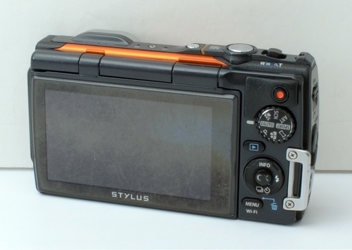 自撮りも簡単！OLYMPUS TG-860★Wi-Fi内蔵★アウトドアカメラ  1ヶ月動作補償あり！ 安心の補償付き発送！ 送料無料！