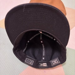 DC スナップバックキャップ 7 1/4の画像