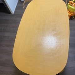 食卓テーブルの画像