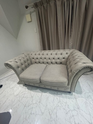 引き取り限定　チェスターフィールド　2人掛けソファ