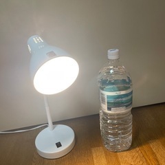 【お譲り先決まりました】ニトリ　デスクライト💡電球付きの画像