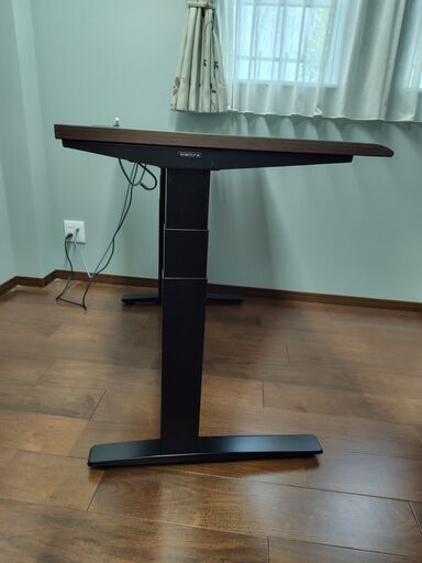 オカムラスイフト　電動スタンディングデスク2842658／ブラウン幅：約115×約67　