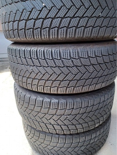 超美品！ 215/55R17 スタッドレスタイヤ4本セット