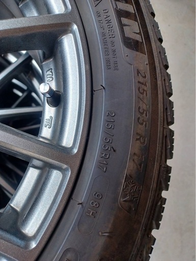 超美品！ 215/55R17 スタッドレスタイヤ4本セット