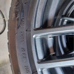 超美品！ 215/55R17 スタッドレスタイヤ4本セットの画像