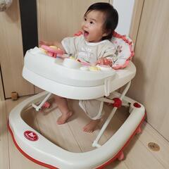 赤ちゃん歩行器の画像