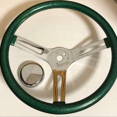 グラント ムーンアイズ ステアリングの画像