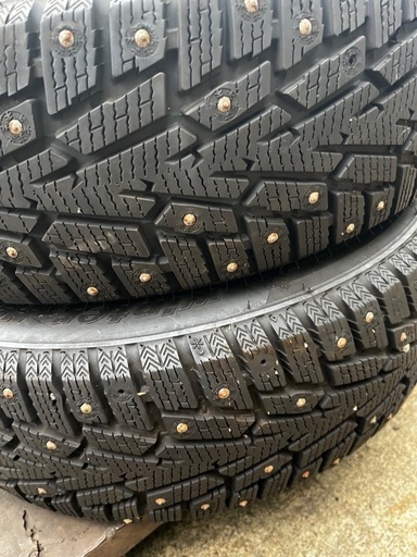 15インチスパイクタイヤ185/65/15 (UU) 銭函のタイヤ、ホイールの中古