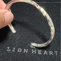 シルバーアクセサリーバングルの画像