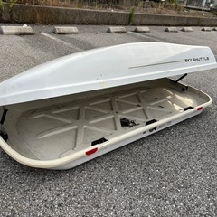 INNO　ルーフボックス　SKY SHUTTLE　白の画像