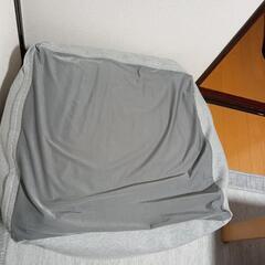 体にフィットするビーズソファの画像