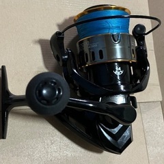 スピニングリール　7000番
