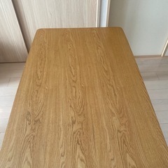 ダイニングテーブルの画像