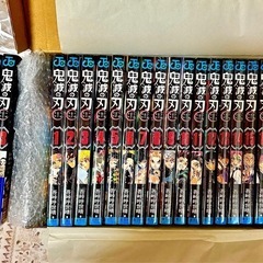 美品✨　鬼滅の刃全巻セット
の画像