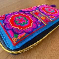 新品◎カラフル 民族刺繍 長財布の画像