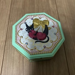 【処分予定】チョコ　空き缶　2つセット　レアの画像