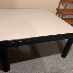 テーブル・こたつ・白黒・無料