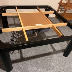 テーブル・こたつ・白黒・無料の画像