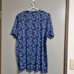 Skechers 迷彩柄 半袖Tシャツ Sのロゴ付きの画像