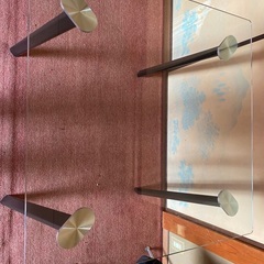 ガラステーブルの画像