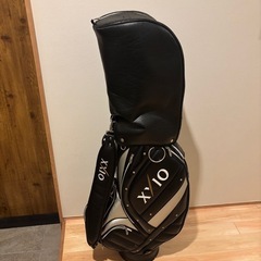 ゼクシオ　ゴルフバッグの画像