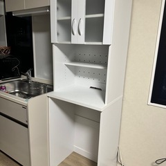 食器棚の画像