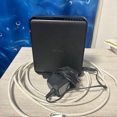 BUFFALO 無線LANルーター（Wi-Fiルーター）本体・電源アダプター・LANケーブル付きの画像