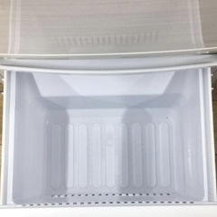 冷蔵庫(配達無料お届け設置出来ます💫都内近郊🚚】✨信頼のSHARP製✨左右開き自由💫どっちでもドア採用✨超極美品✨除菌クリーニング済品✨他にも冷蔵庫.洗濯機.電子レンジ.オーブン電子レンジ.炊飯器.テーブル&椅子.机&チェアー.ベット&マットレス.ドレッサーなど多種多様な美品が有ります✨お気軽にお問い合わせ下さい💫の画像