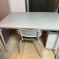 IKEA グローサラテーブルグレーの画像