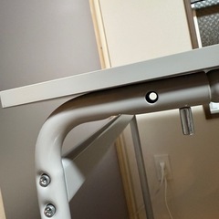 IKEA グローサラテーブルグレーの画像