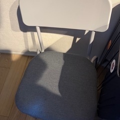 IKEA グローサラテーブルグレーの画像