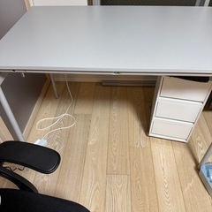 IKEA グローサラテーブルグレーの画像