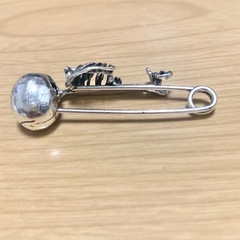 ★ ドクロ ガイコツ 骸骨 安全ピン シルバー 新品 未使用 ★の画像