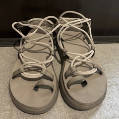 gu ジーユー ソフトアーチ エアリー スポーツサンダル Sサイズの画像