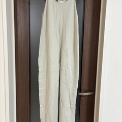 【新品未使用】gu ジーユー 2ピースニットキャミソールワンピース セットアップ ベージュ カーキ Sサイズの画像