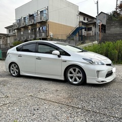 車検あり、綺麗なプラグインハイブリッドプリウスの画像