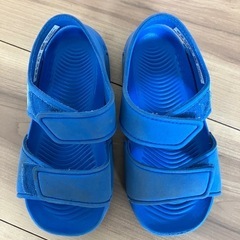 adidasキッズサンダル17センチの画像