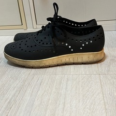 ▶️スニーカー　靴　24cm　黒　　の画像