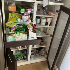 食器棚の画像