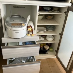食器棚の画像