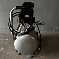 オイルレスエアーコンプレッサー 25Lの画像