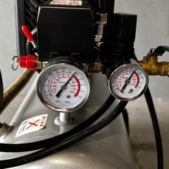 オイルレスエアーコンプレッサー 25Lの画像