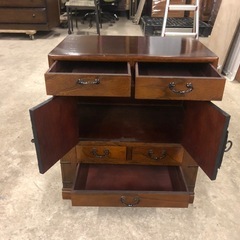 李朝家具 引出し付きキャビネット アンティークっぽい雰囲気の重厚感ある佇まい✨50cm×32cm×高さ57cmの画像