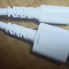 TREEKEY ACアダプターとUSB充電ケーブルの画像